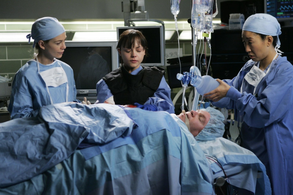 3. Grey’s Anatomy – “La abuela fue atropellada por un reno”