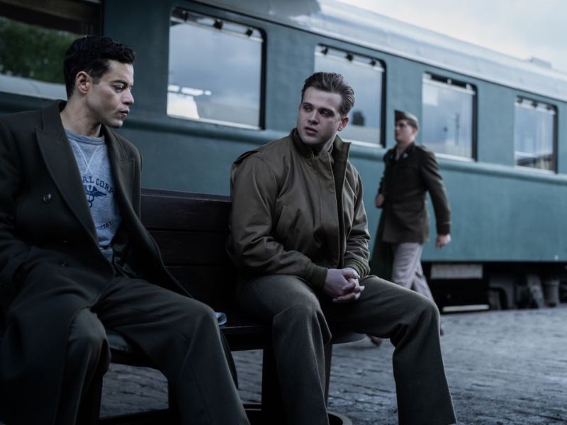 Rami Malek como Douglas Kelley