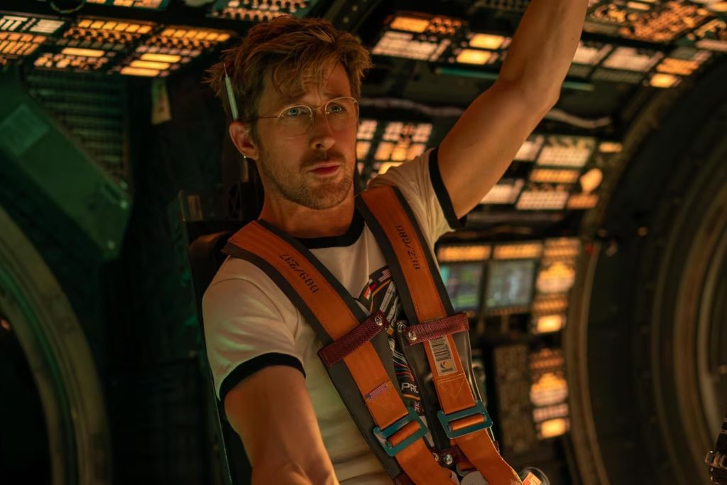 Ryan Gosling como Ryland Grace en una nave espacial