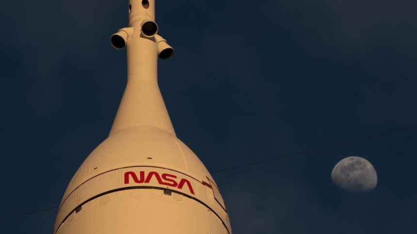 Cohete de la Nasa en el espacio