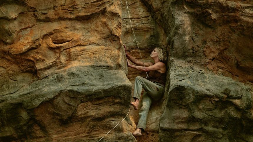 Charlize Theron como Sasha