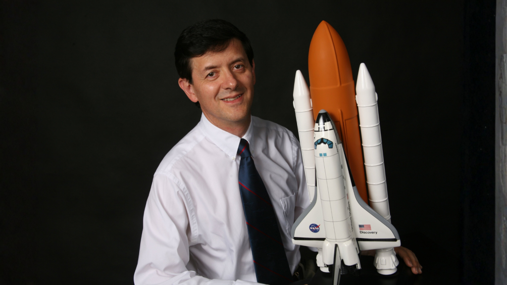 Artemis II NASA Colombianos