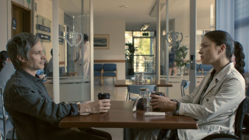 Gael García y Paulina Dávila en Santita