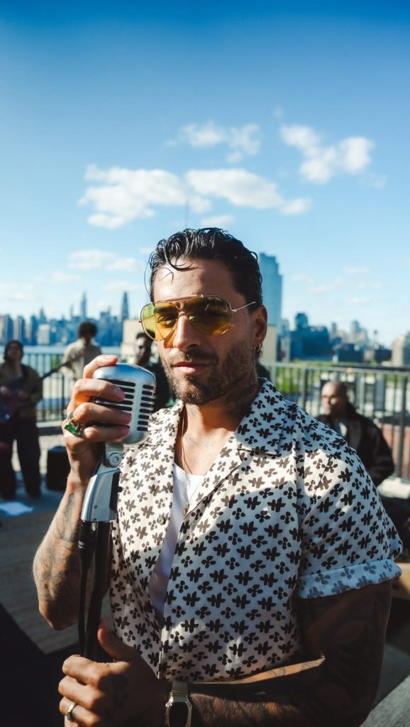 nuevo look de Maluma