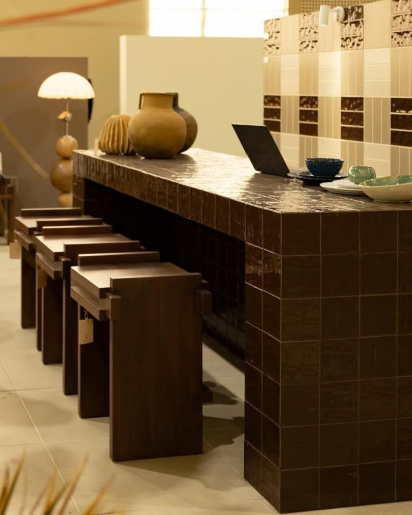 Isla cocina con azulejos
