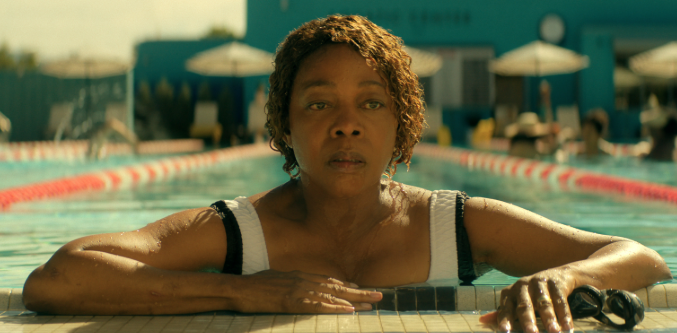 Alfre Woodard como Judy Daniels