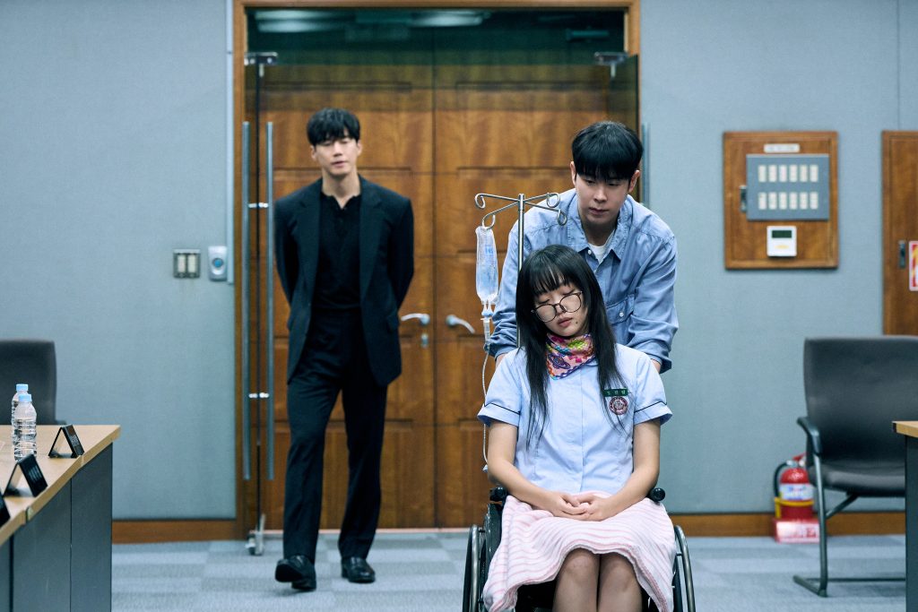 Kim Moo-Yul como Na Hwa-jin