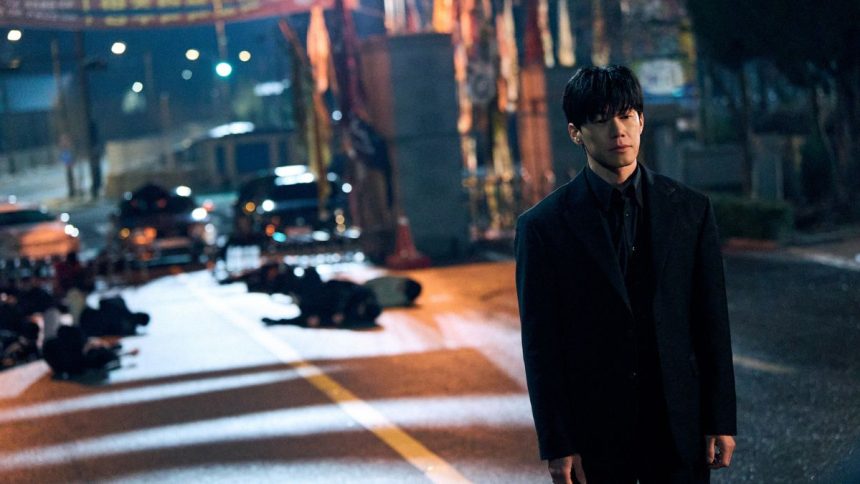 Kim Moo-Yul como Na Hwa-jin