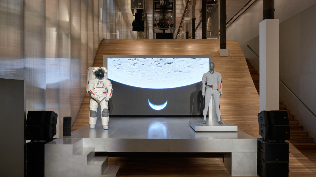 Prada y Axiom Space, traje espacial lunar