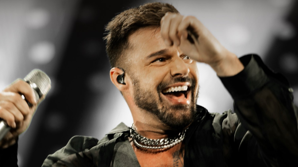 demanda Ricky Martin, canción Vida