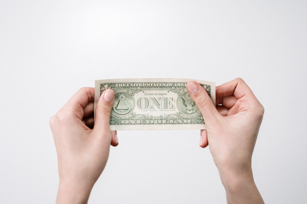 cuidar el dinero