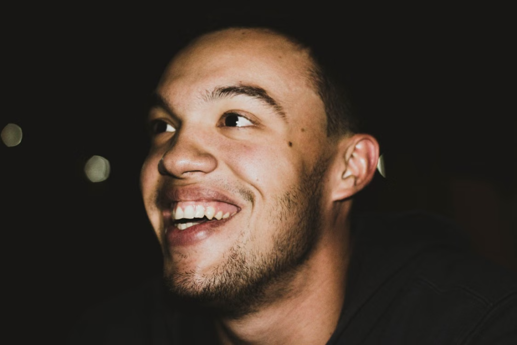 hombre sano sonrisa