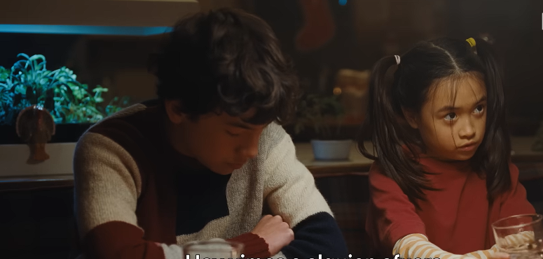 Riley Chung como Ruth