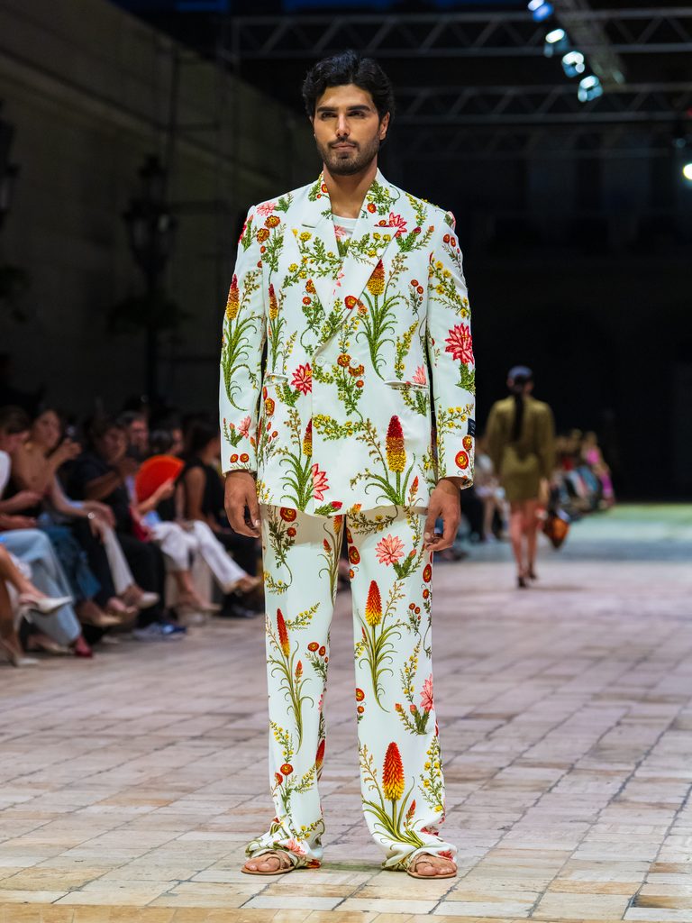 Desfile YIRKOSIVIRICH