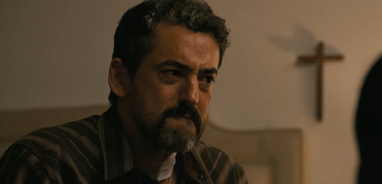 Luis Gerardo Méndez como Ramón